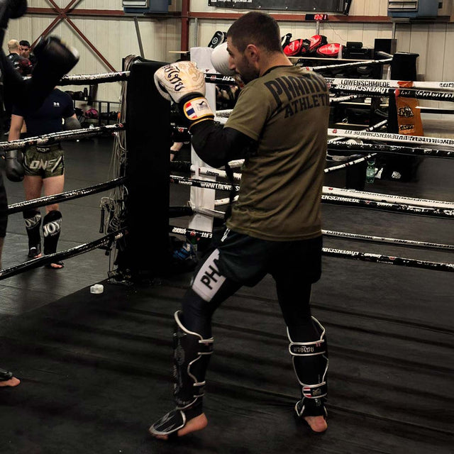 Paratibie Phantom Athletics Muay Thai – Nero/Argento