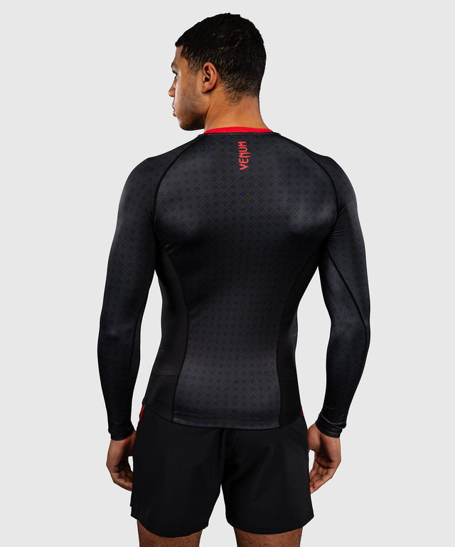 Rashguard Venum x Roger Gracie Mangas Compridas – Preto/Vermelho