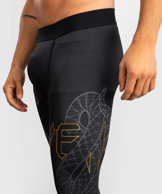 Pantaloni scurți de compresie Venum Serpenti – Negru