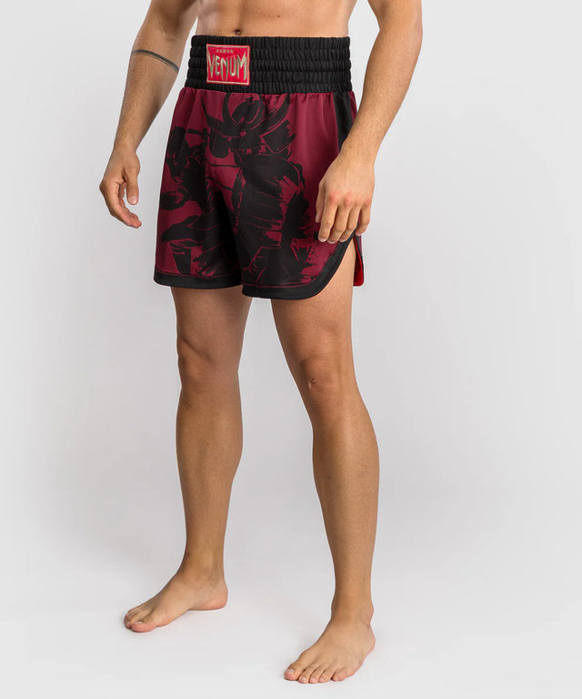 Boxerské trenky Venum x Assassin's Creed Shadows – Burgundy/Černé