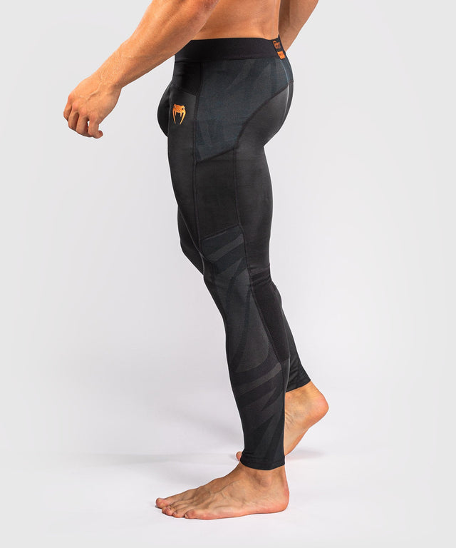 Pantaloni scurți de compresie Venum G-Fit Revolution – Negru/Cupru