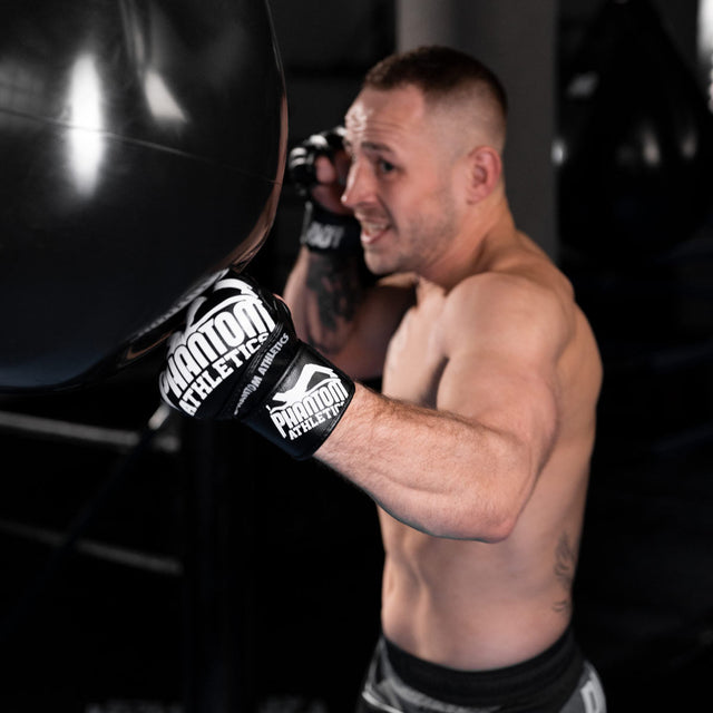 Phantom Athletics MMA-handskar Blackout