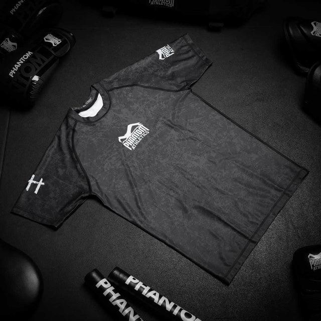 Phantom Athletics Rashguard EVO Serious – Schwarz