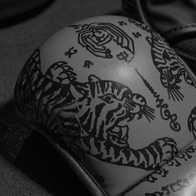 Phantom Athletics MMA Sparringhandskar Muay Thai - Grå
