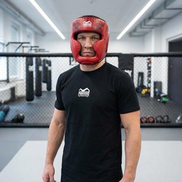 Kask bokserski Phantom Athletics Muay Thai – Czerwony