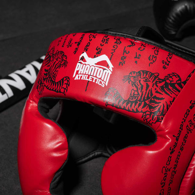 Kask bokserski Phantom Athletics Muay Thai – Czerwony