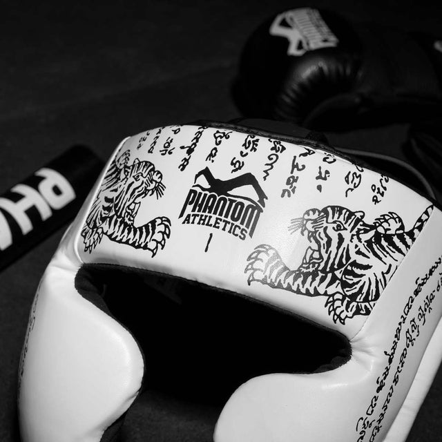 Casco Muay Thai Phantom Athletics – Bianco