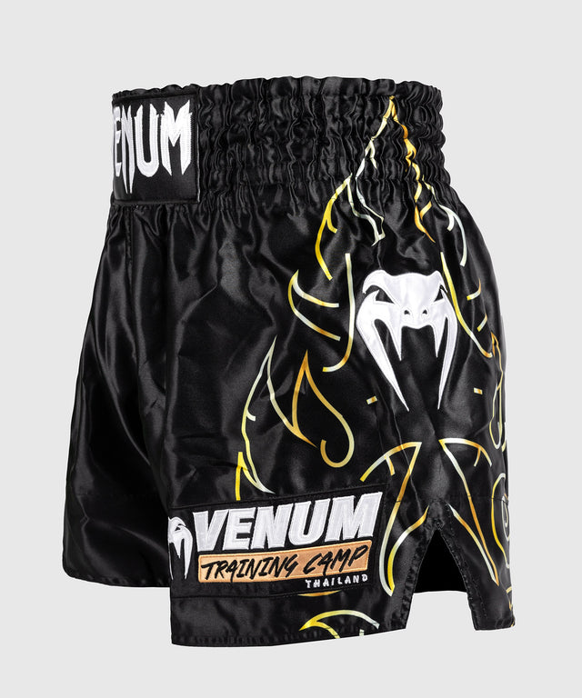 Venum Muay Thai shorts VTC Flames - Sort/Guld