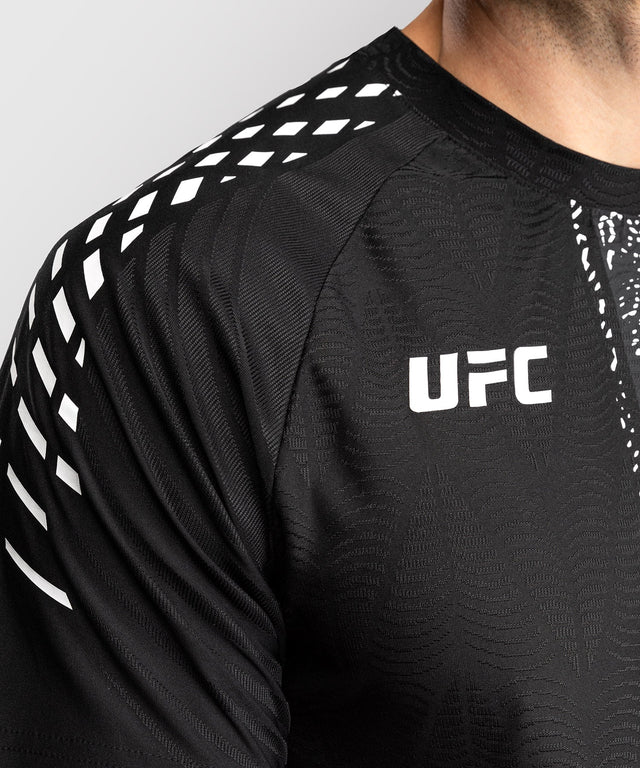 Camiseta Venum UFC Zenith Hombre – Negro