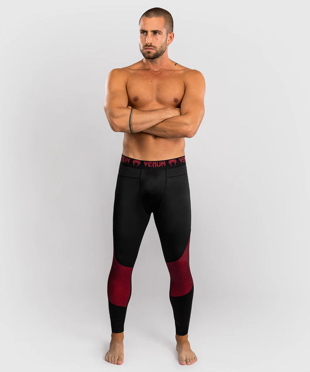 Spats Venum x Assassin's Creed Shadows – Bordeaux/Nero