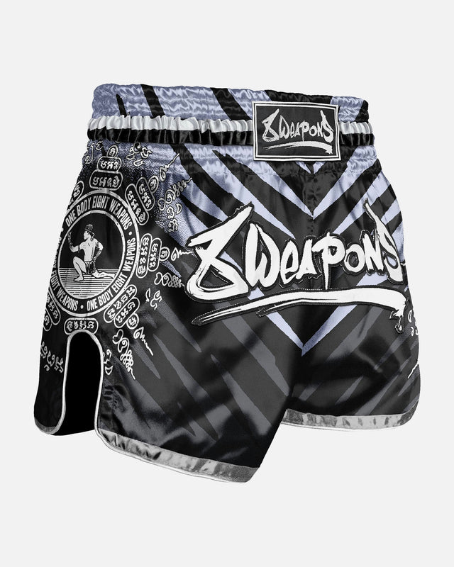 8 WEAPONS Muay-Thai-Shorts 8 Ways Yant – Schwarz/Silber