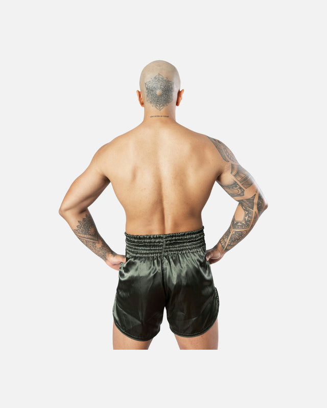 8 WEAPONS Muay Thai-shorts Strike – Olivgrön