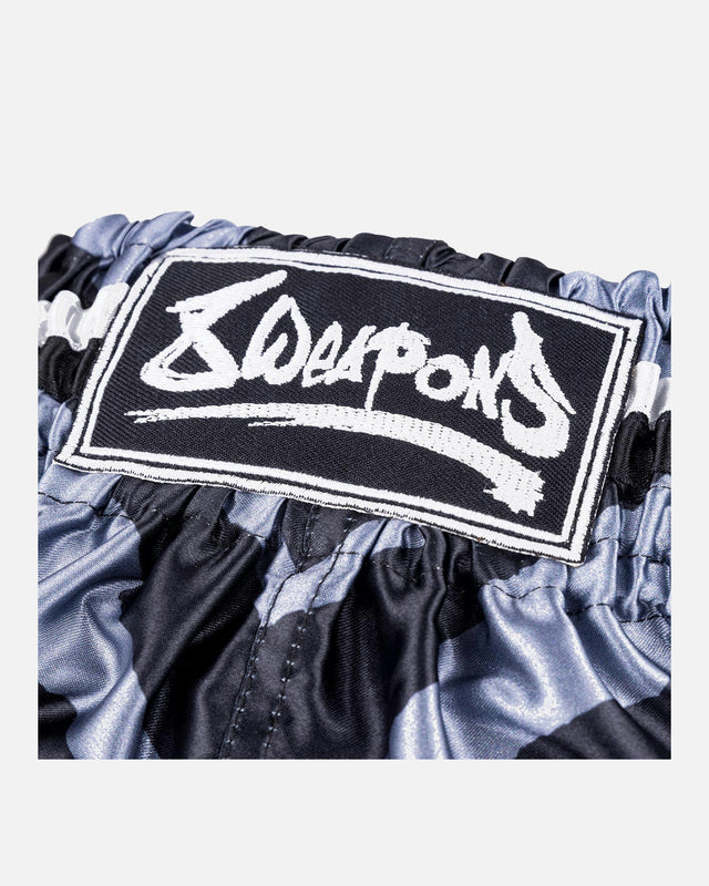 8 WEAPONS Muay-Thai-Shorts 8 Ways Yant – Schwarz/Silber