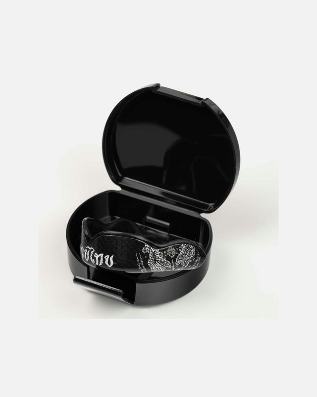Phantom Athletics Tandbeskytter Elite Sak Yant – Sort