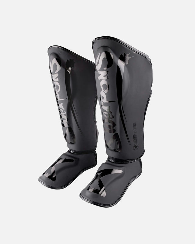 8 WEAPONS Benskydd Force 8 – Svart