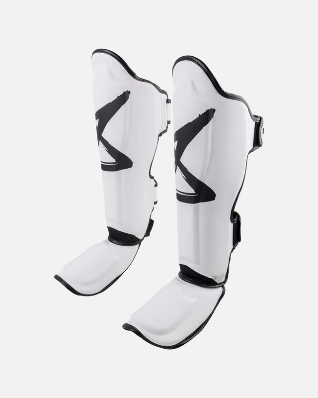 8 WEAPONS Schienbeinschoner BIG 8 Premium – Weiß