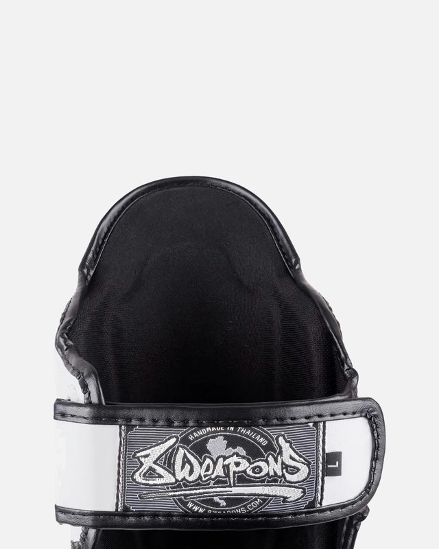 8 WEAPONS Schienbeinschoner BIG 8 Premium – Weiß