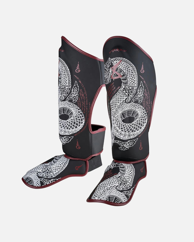 8 WEAPONS Benskydd Sak Yant Naga – Svart/Bordeaux