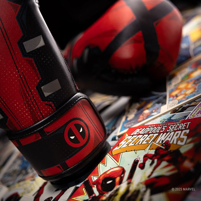 Hayabusa x Marvel Boxhandschuhe Deadpool – Rot/Schwarz