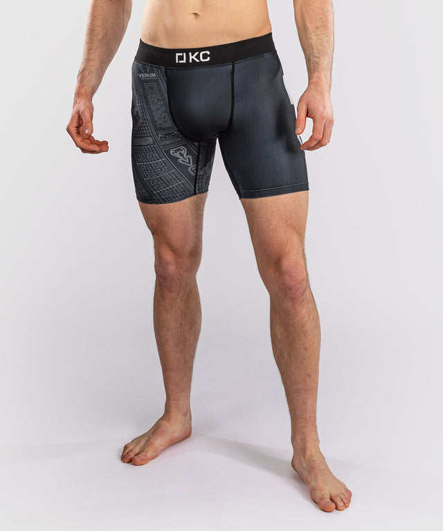Shorts de compression Venum Karate Combat – Noir/Gris