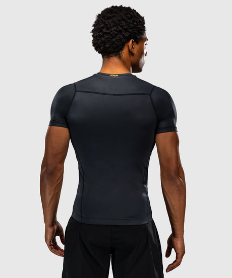 Rashguard Venum Attack Krótki Rękaw – Czarny/Złoty