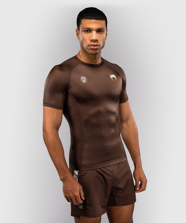 Rashguard Venum x Roger Gracie Academy Manga Corta – Marrón Oscuro