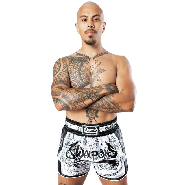 8 WEAPONS Muay Thai shorts Carbon Sak Yant Tigers – Hvid