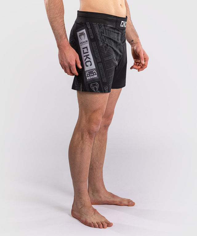 Venum MMA-shorts Karate Combat – Sort/Grå
