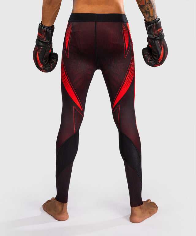 Pantaloncini a compressione Venum Amazonia Reborn – Nero/Rosso (VENUM-06451-100)