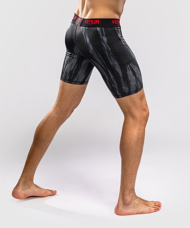 Venum Compression shorts Demon – Black/Grey (VENUM-06364-109)