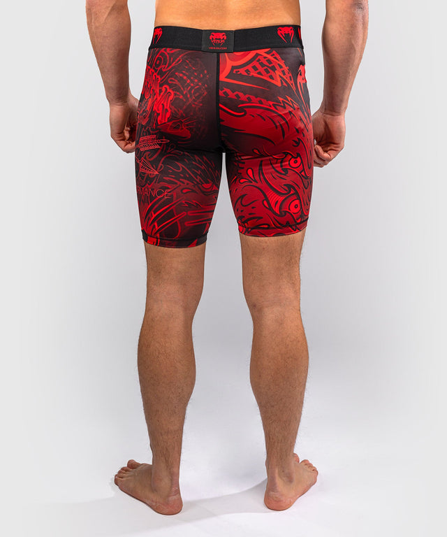 Pantaloncini a compressione Venum Wolf Atak – Nero/Rosso