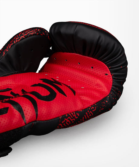 Venum Boxhandschuhe TEKKEN 8 Kazuya – Rot/Schwarz – Foto 3