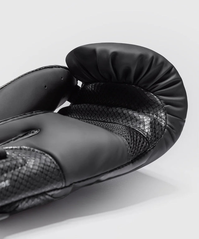 Mănuși de box Venum Challenger 4.0 Scales – Negru