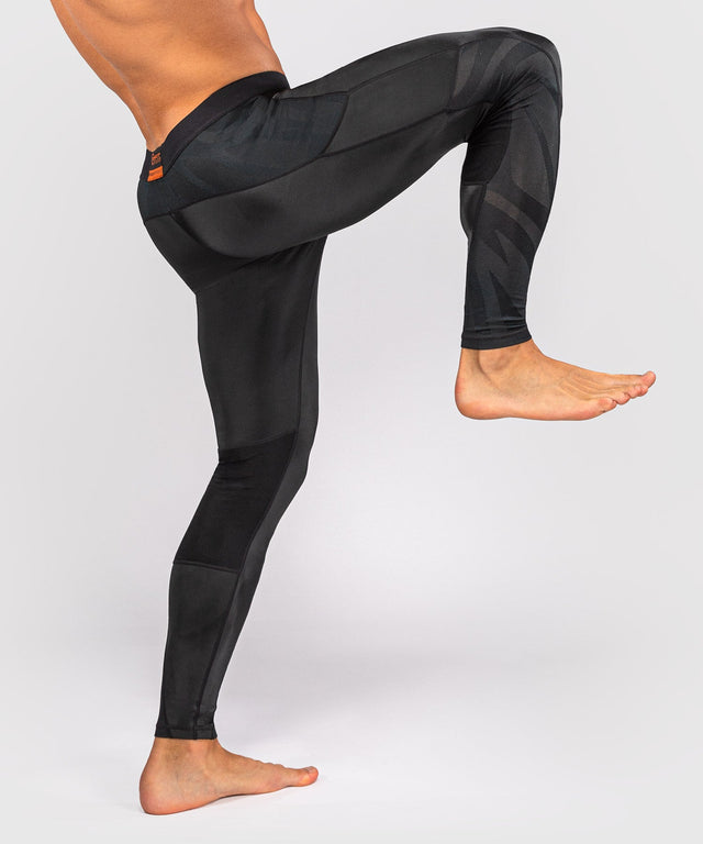 Pantaloni scurți de compresie Venum G-Fit Revolution – Negru/Cupru