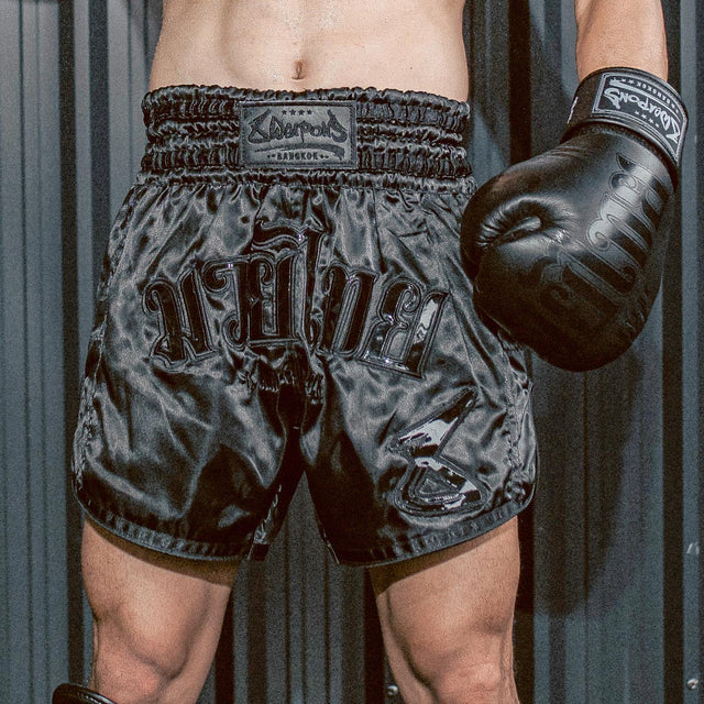Pantaloncini Muay Thai 8 WEAPONS Bangkok – Nero