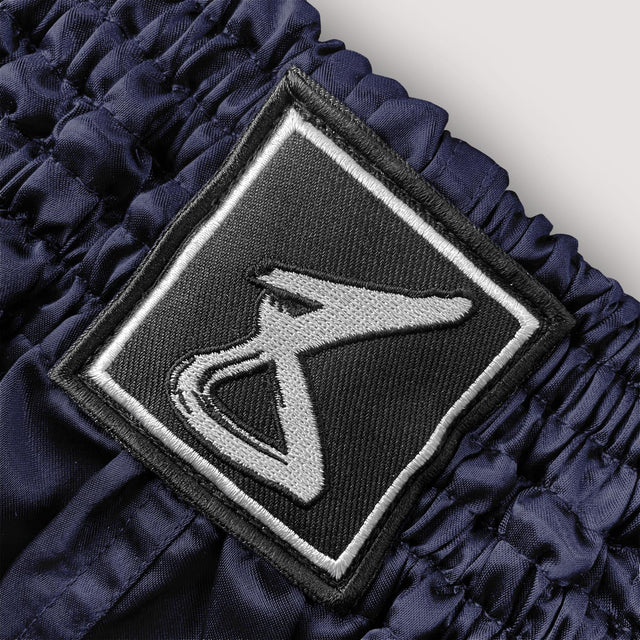 8 WEAPONS Muay Thai shorts Mongkol – Marineblå/Hvid