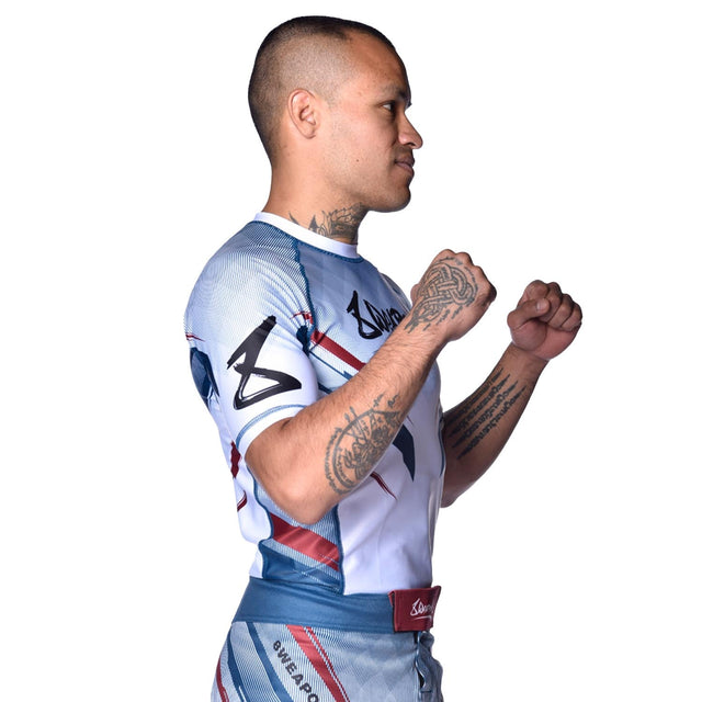 Rashguard 8 WEAPONS Shift – Bianco/Navy/Rosso