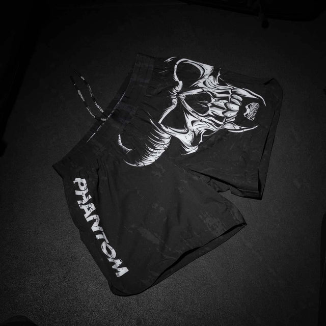 Phantom Athletics MMA-shorts Fusion-R Diablo – Sorte/Hvide