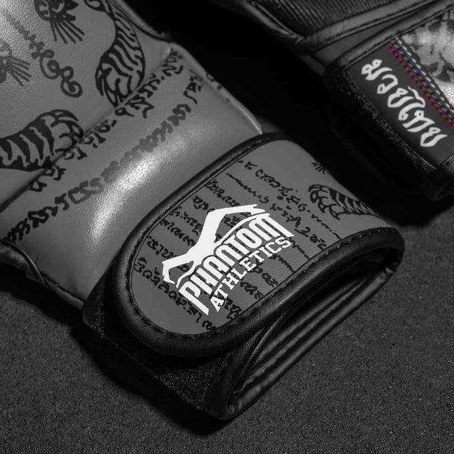 Phantom Athletics MMA Sparringhandskar Muay Thai - Grå