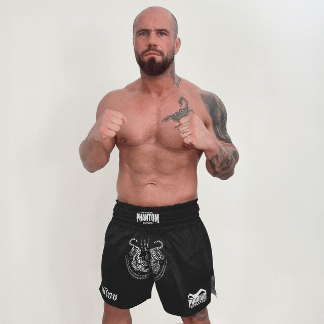 Calções de Muay Thai Phantom Athletics Sak Yant – Preto