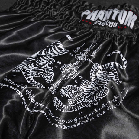Phantom Athletics Muay Thai Shorts Sak Yant - Zwart