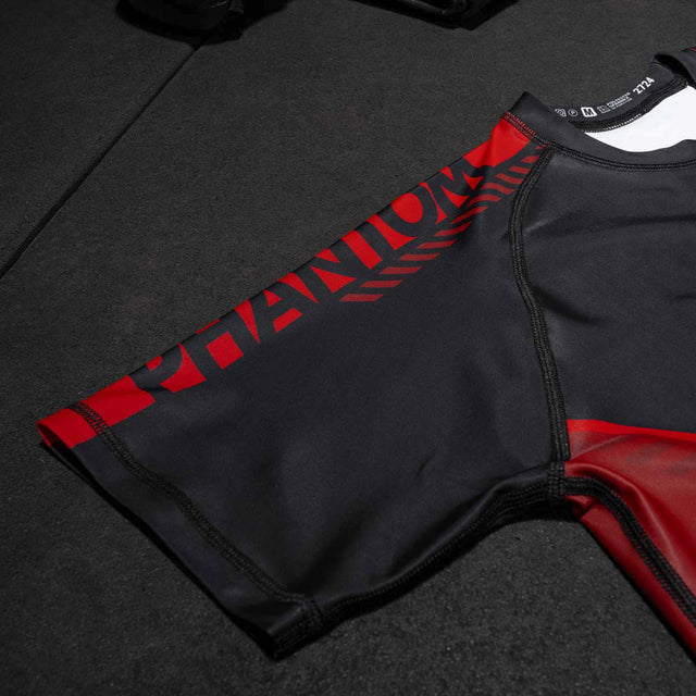 Phantom Athletics Rashguard EVO Apex Korta Ärmar – Röd