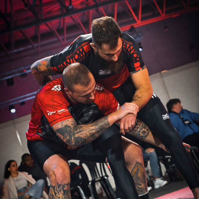 Phantom Athletics Rashguard EVO Apex Korta Ärmar – Röd