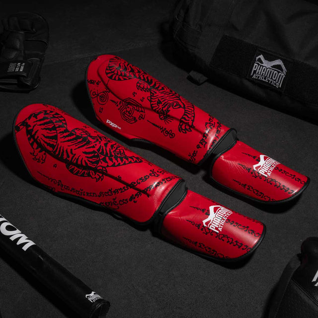 Espinilleras Phantom Athletics Muay Thai – Rojo