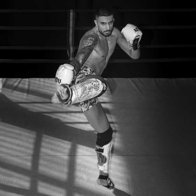 Paratibie Phantom Athletics Muay Thai – Bianco/Oro