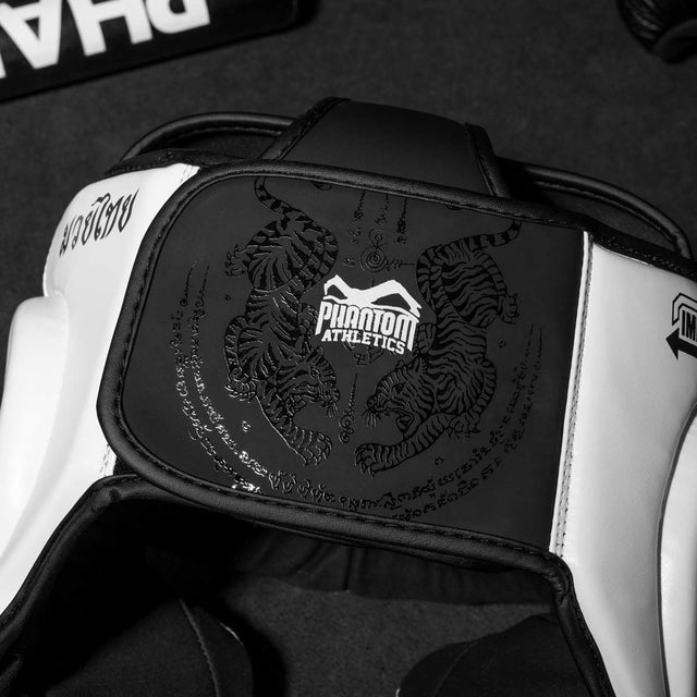 Casco Muay Thai Phantom Athletics – Bianco