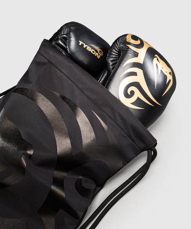Gants de boxe Venum x Mike Tyson Giant 2.0 Pro à lacets – Noir/Or