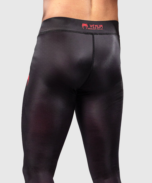 Shorts de compression Venum Spectre – Noir/Rouge