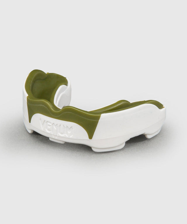 Protector bucal Venum Predator – Blanco/Caqui