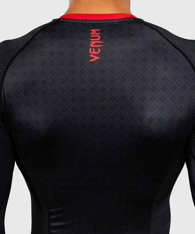 Rashguard Venum x Roger Gracie Mangas Compridas – Preto/Vermelho